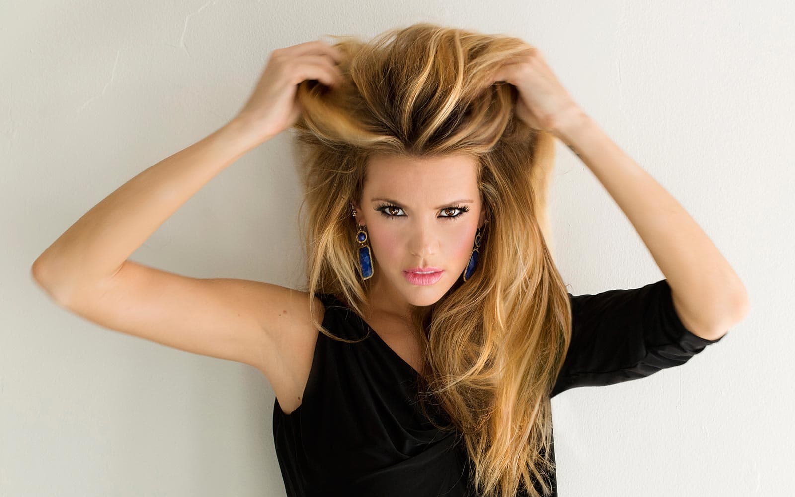 Tape Extensions: Die unsichtbare Haarverlängerung