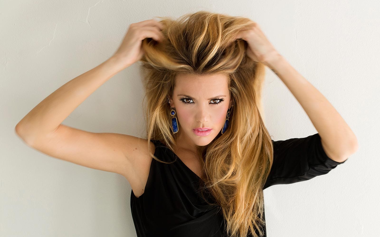 Tape Extensions: Die unsichtbare Haarverlängerung