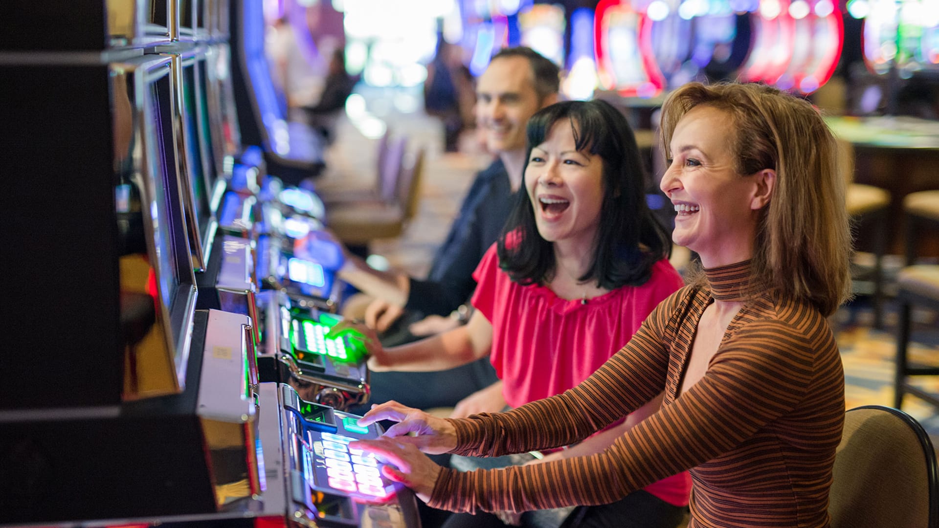 Keuntungan Bermain Slot Online di JPGACOR303: Menangi Jackpot Maxwin Setiap Hari!