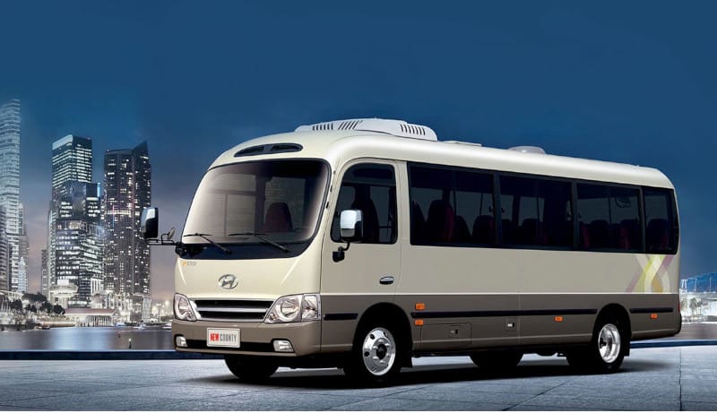 E-Mobilität im Linienverkehr: Geschäftsführer Paul Kienberger lobt die neuen E-Busse und ihre Bedeutung für umweltfreundliche und zukunftsorientierte Mobilität