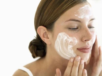 Der Erste Nachfüllbare Sonnencreme Stick: Nachhaltiger Schutz mit Innovativer Technologie