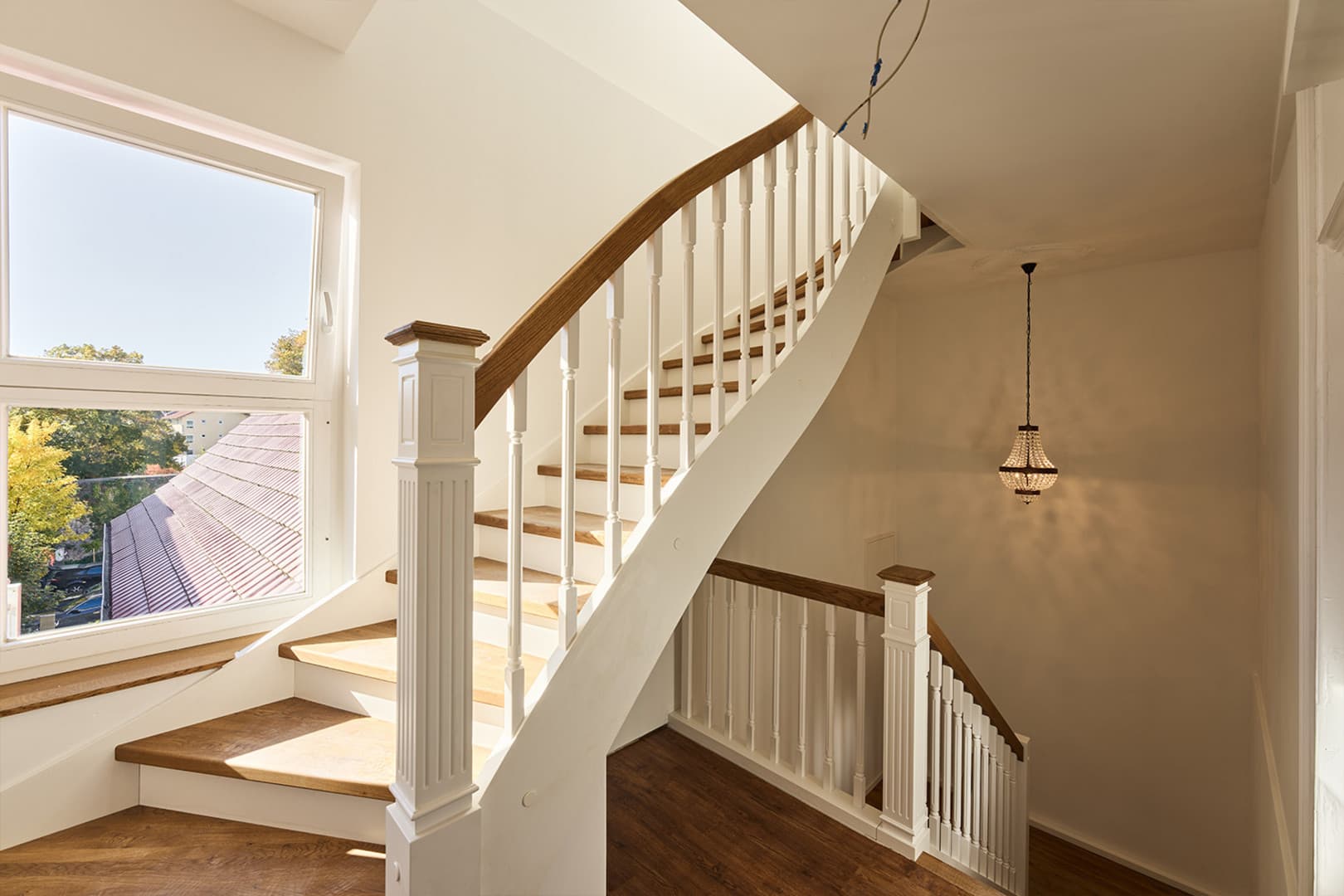 Wie eine Treppe Polen Ihrem Haus einen Hauch von Exklusivität verleiht: Maßgeschneiderte Lösungen aus Polen