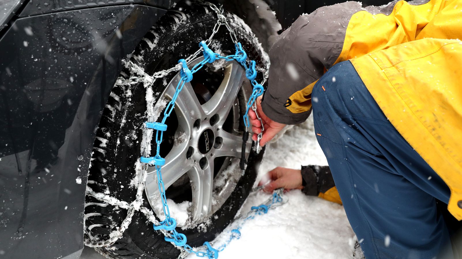 Schneeketten für jedes Fahrzeug: Wie Sie bei Schneeketten4u die perfekte Passform finden