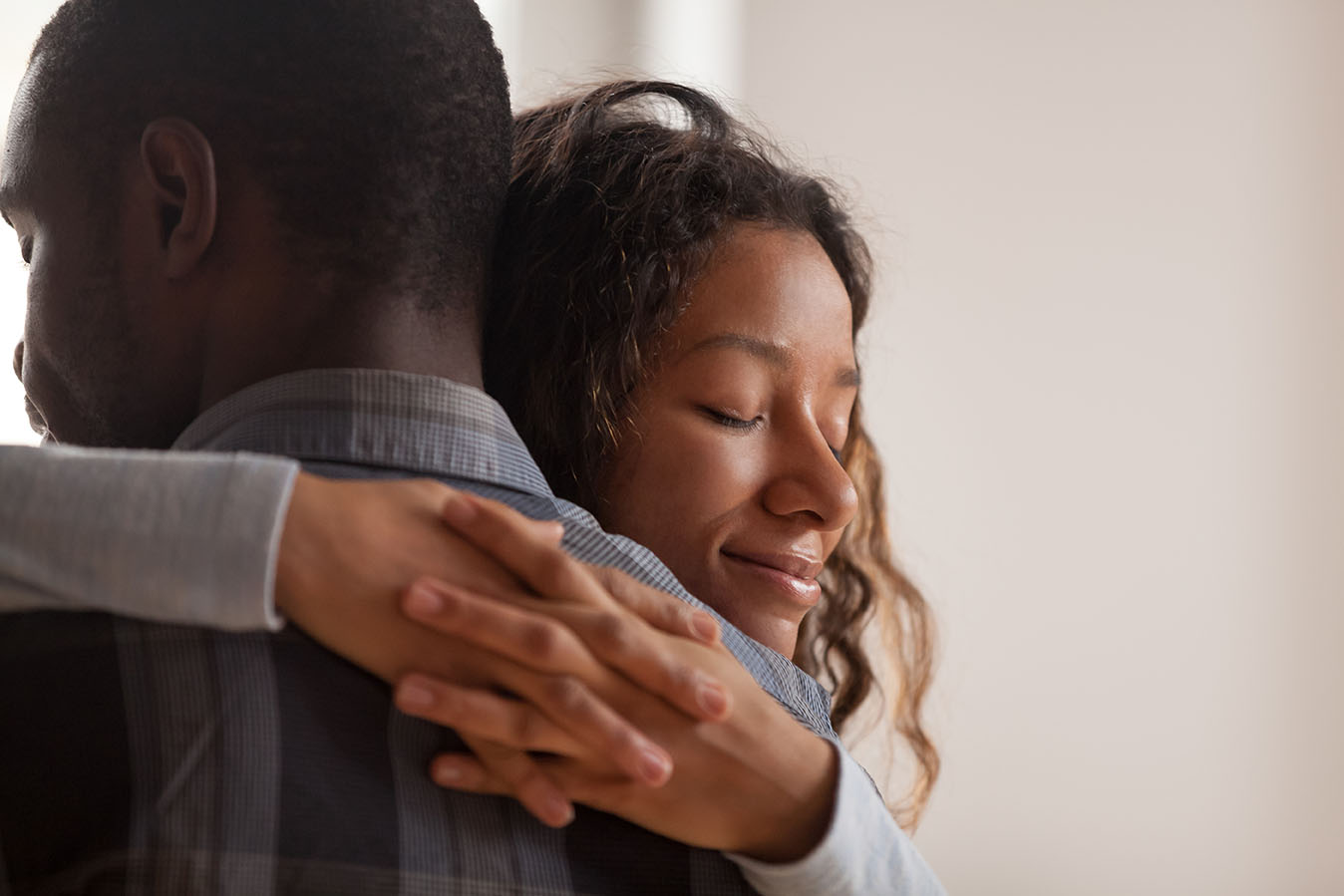 Wiedervereinigte Liebe: Die Rückkehr des Partners bringt Glück und Erfüllung zurück