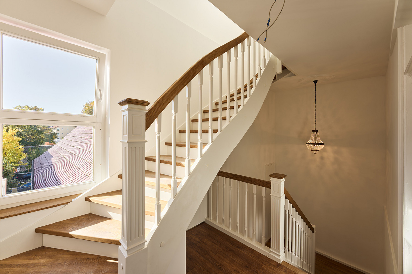Wie eine Treppe Polen Ihrem Haus einen Hauch von Exklusivität verleiht: Maßgeschneiderte Lösungen aus Polen