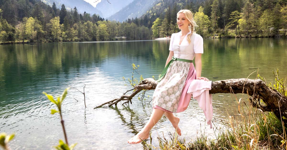 Bezaubernde Eleganz: Trachtenmode Damen für festliche Anlässe