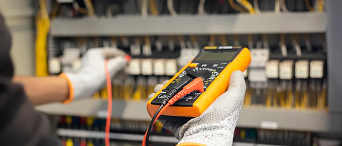 Prüfung ortsfester elektrischer Anlagen: Häufige Fehler und deren Vermeidung