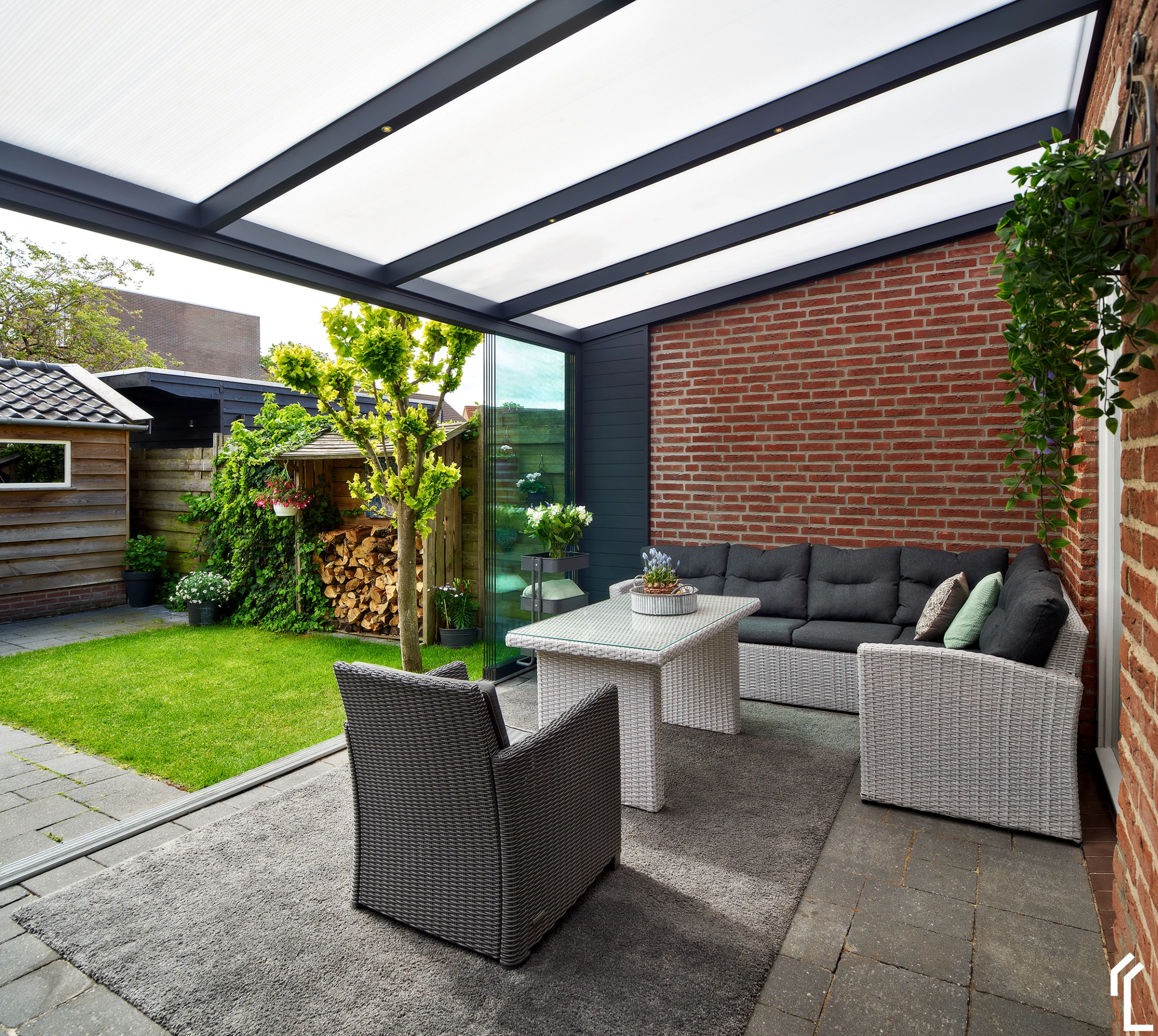 Garten Abdeckung, Glasschiebewände und Gartenzimmer: Die perfekte Kombination für Ihren Außenbereich