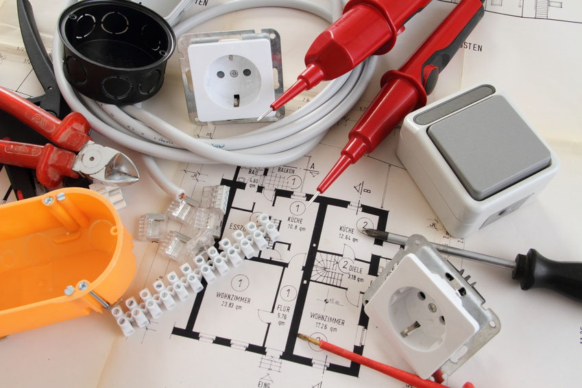 Vielfältiges Elektroinstallationsmaterial im Handwerkshop24 Sortiment