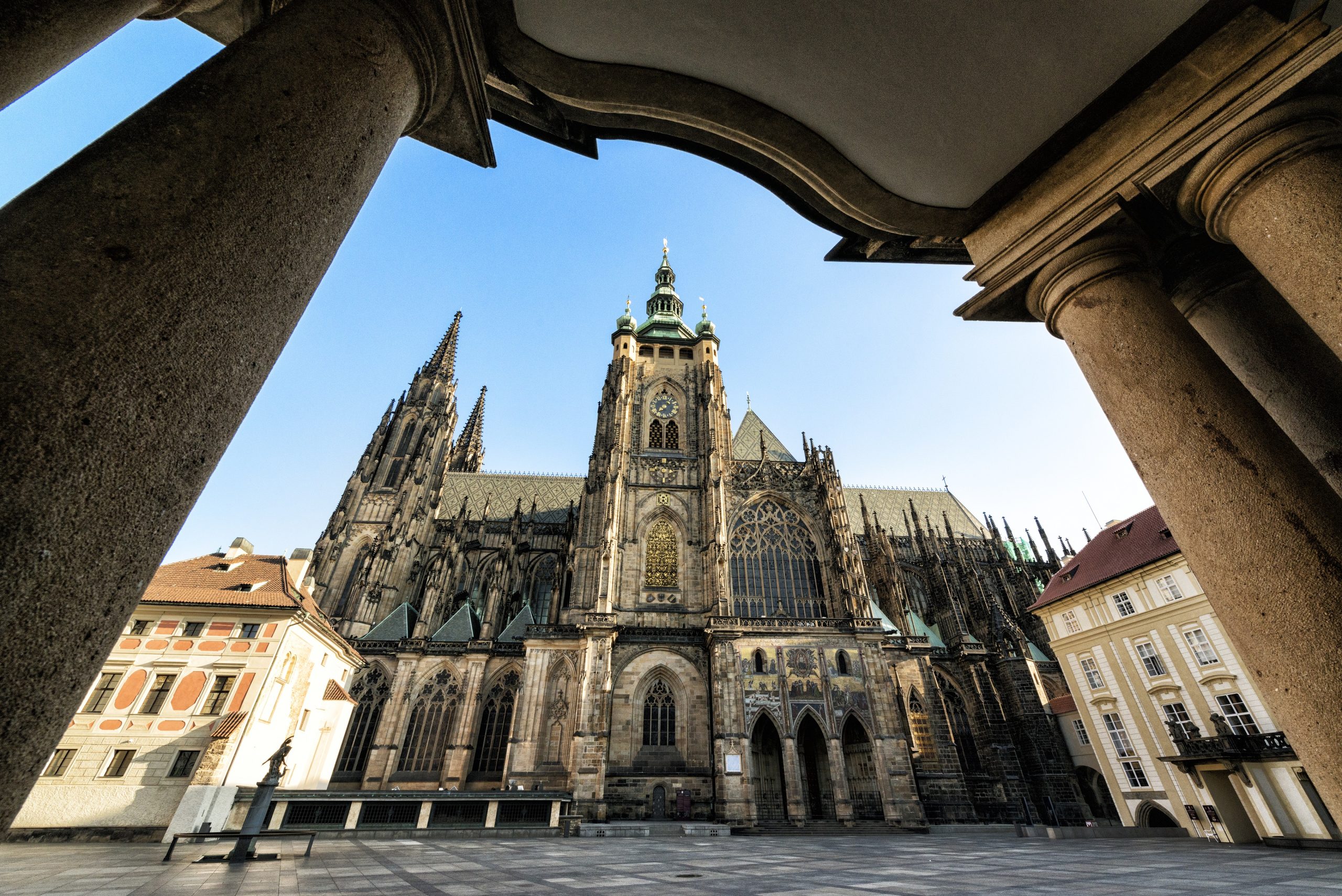 Von den Anfängen bis zur Gotik: Die Burgkirche in Ingelheim im historischen Überblick